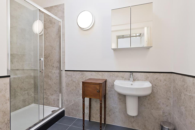 Bathroom 4, Henrietta Suites City Centre, Dublin