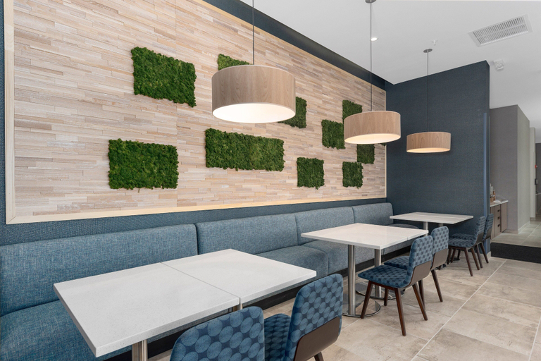 Food & Drinks 5, Element by Marriott Hampton Peninsula Town Center, Hampton