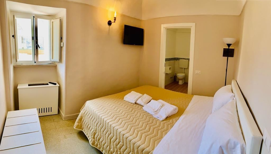 Bedroom 2, Porto Salvo, Napoli