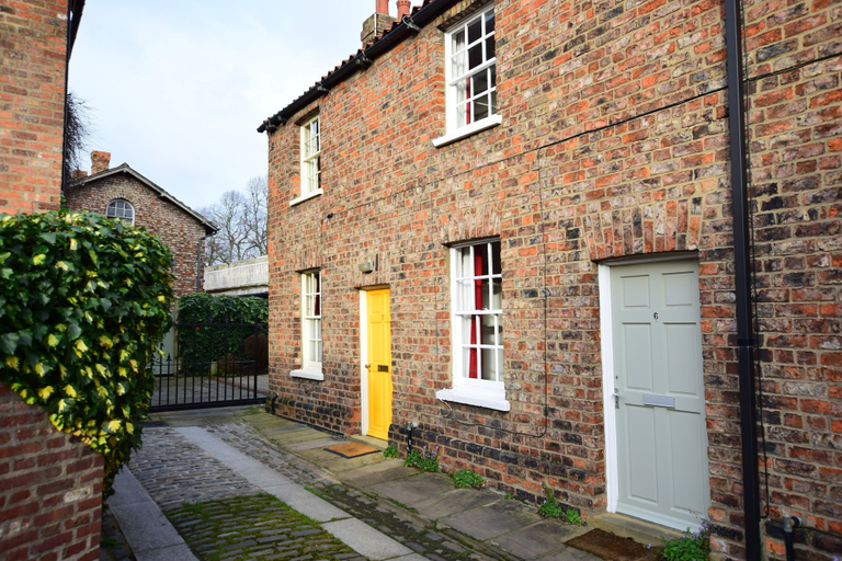 Exterior & Views, 7 Monk Bar Court, York