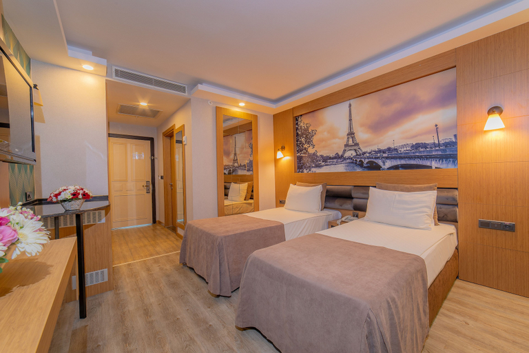 Bedroom 3, Sealife Family Resort Hotel, Antalya