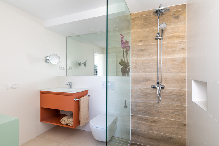 Bathroom 4, Apartamentos Nazaret, Las Palmas