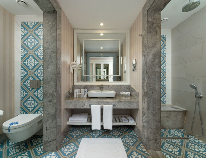 Bathroom 4, Rubi Platinum Spa Resort & Suites - All Inclusive, Alanya