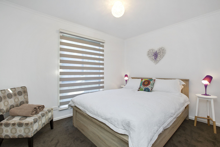 Bedroom 3, Smith Beach Getaways Beachwood House, Bass Coast - Phillip Is.