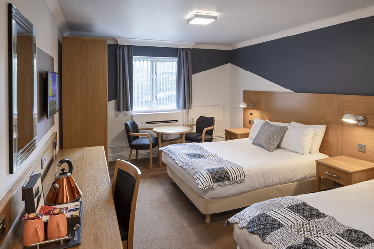 Bedroom 2, Weetwood Hall Conference Centre & Hotel, Leeds
