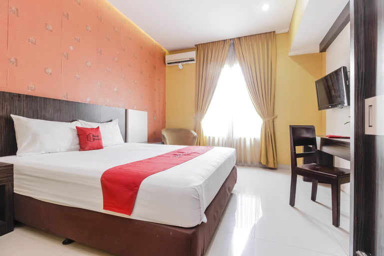 Bedroom 1, RedDoorz Near Pasar Pagi Cirebon, Cirebon