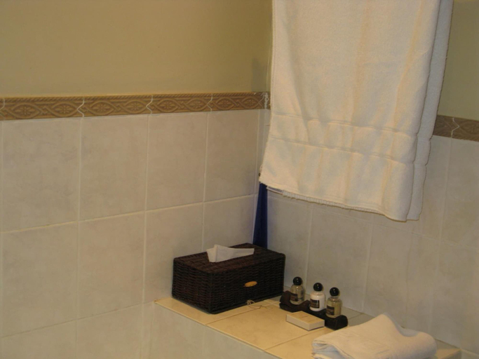Bathroom 3, Benvenuto Hotel and Conference Centre, City of Johannesburg