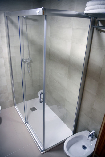 Bathroom 4, Hotel Playa de Merón, Cantabria