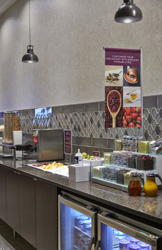 Food & Drinks 4, Residence Inn Milwaukee Downtown by Marriott, Milwaukee