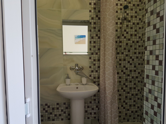 Bathroom, Ghouse, Gelendzhik gorsovet