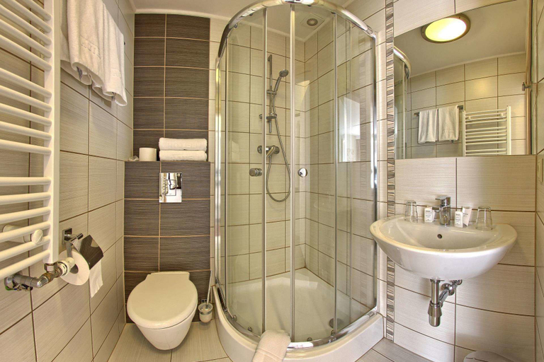 Bathroom 4, Hotel Zacisze w Turawie, Opole