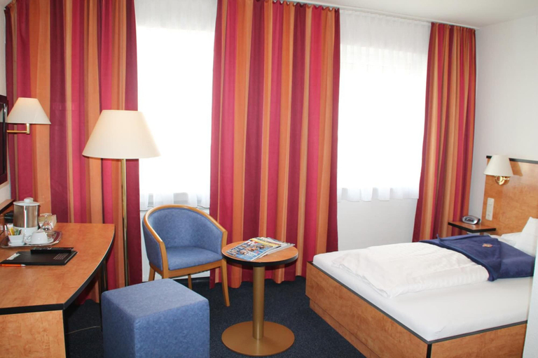 Bedroom 4, Trip Inn Hotel Zum Riesen, Main-Kinzig-Kreis
