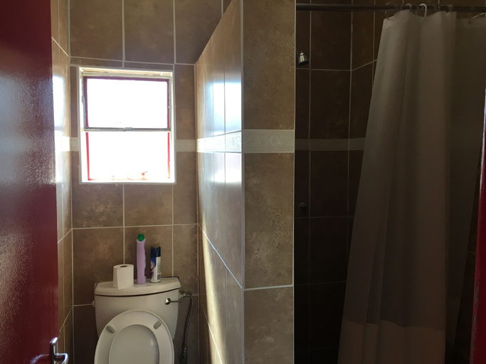 Bathroom 3, Kang Lodge, Hukunsti