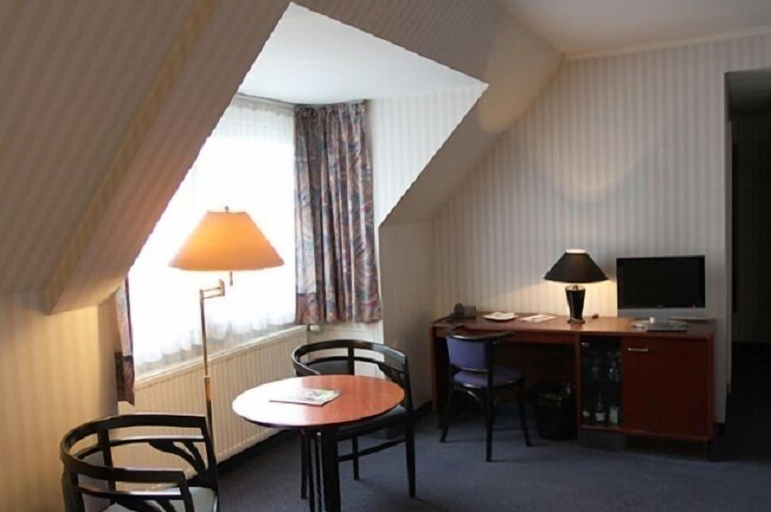 Others, Hotel Buchholz, Berlin