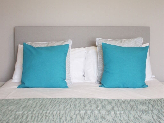 Bedroom 3, The Cliff House Hotel, Hampshire