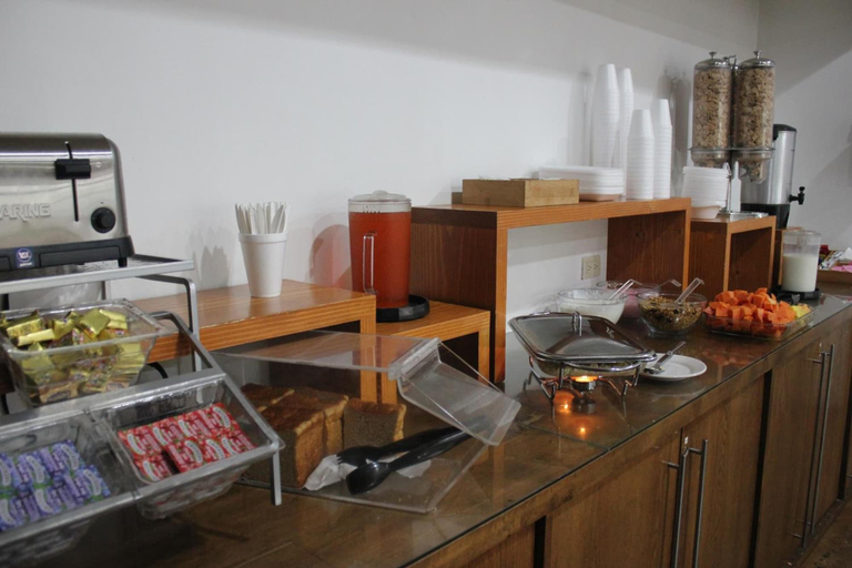 Food & Drinks 4, Seven Crown Express & Suites by Kavia, La Paz
