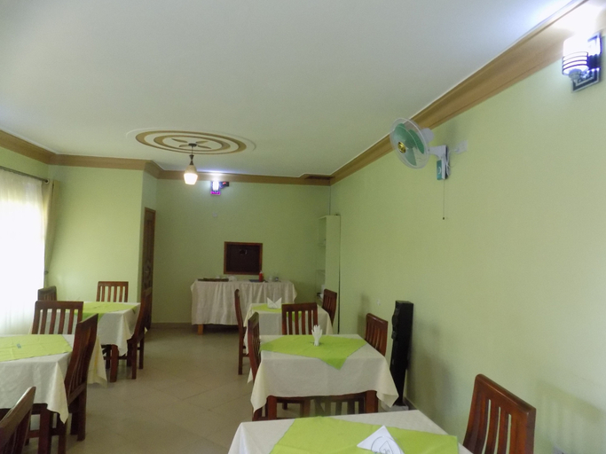 Food & Drinks 4, Deluxe Hotel - Ishaka, Igara