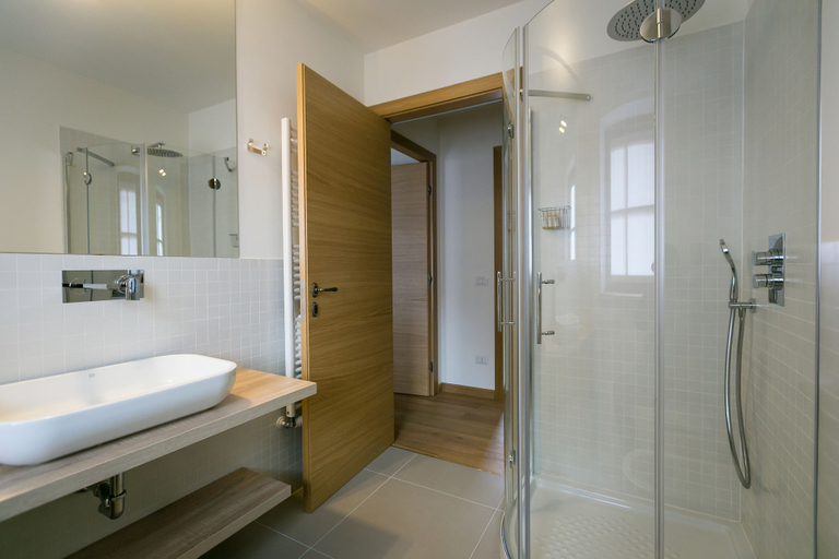 Bathroom 4, Mirtillo Blu Family Apartment, Vercelli
