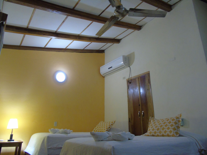 Bedroom 2, Hotel Casa Barcelona, Granada