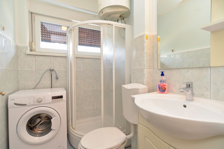 Bathroom 3, Apartment 1601, Fažana