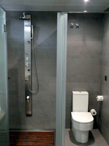 Bathroom 5, Hotel Villa Paulita, Girona