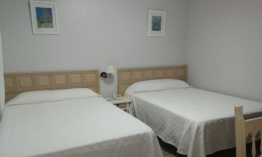 Bedroom 3, Hostal Antolín, Pontevedra
