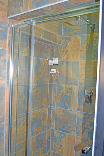 Others 4, Lake Sands Manor, Umgungundlovu