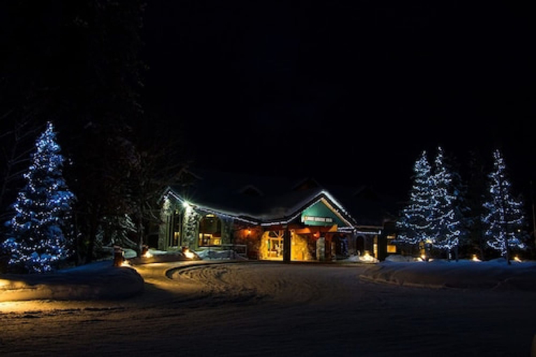 Exterior & Views 2, Lake Louise Inn, Division No. 15