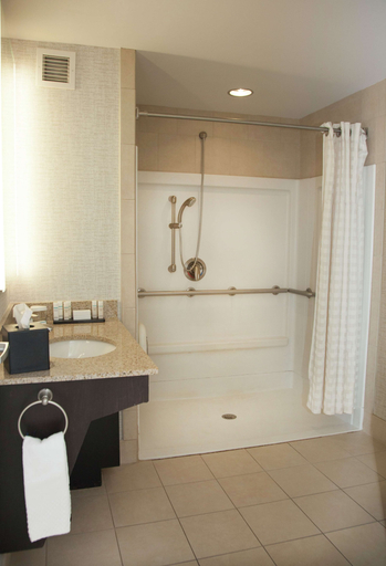 Bathroom 4, Embassy Suites Columbus-Airport, Franklin
