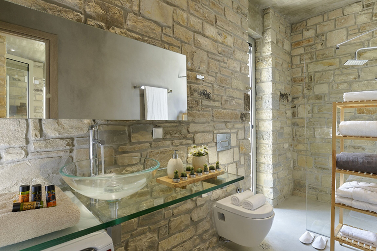 Bathroom 4, Kouros Villa, Faistos