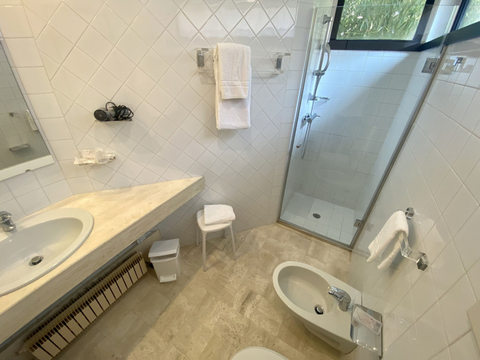 Bathroom 4, Hotel President, Rimini