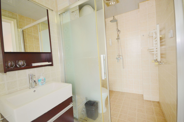 Bathroom 3, Taiyuan Strawberry Apartment, Taiyuan