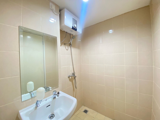 Bathroom 5, Cozy 1BR Apartment @ Parahyangan Residence By Travelio, Bandung