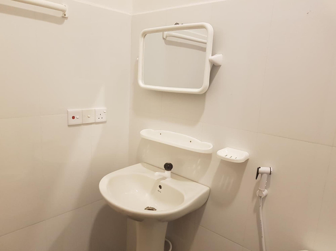 Bathroom 4, Sunray Beach House, Tangalle