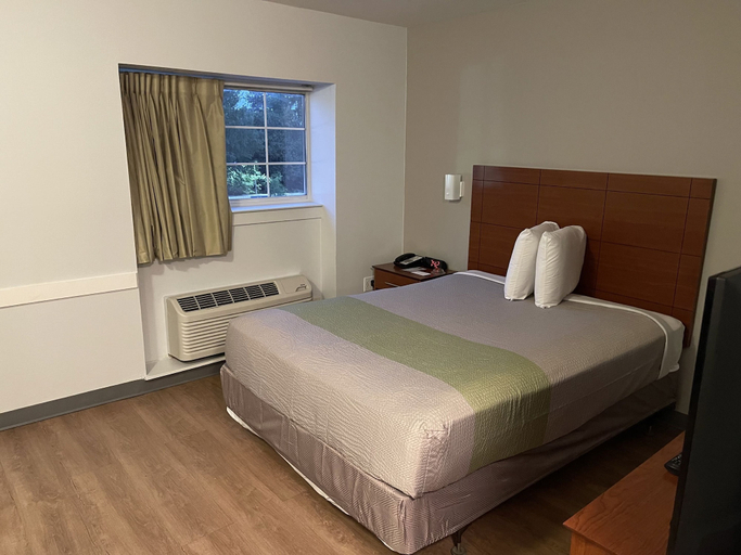 Bedroom 4, Motel 6 Richmond, VA - I-64 West, Henrico