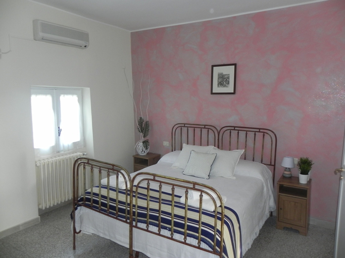 Bedroom 2, Resort Pietra Bianca, Bari