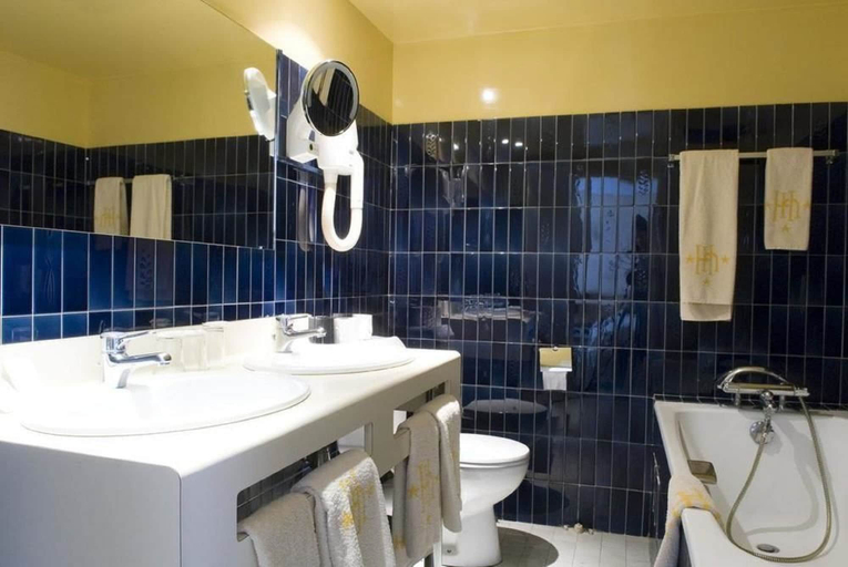 Bathroom 4, Grand Hôtel du Havre, Paris