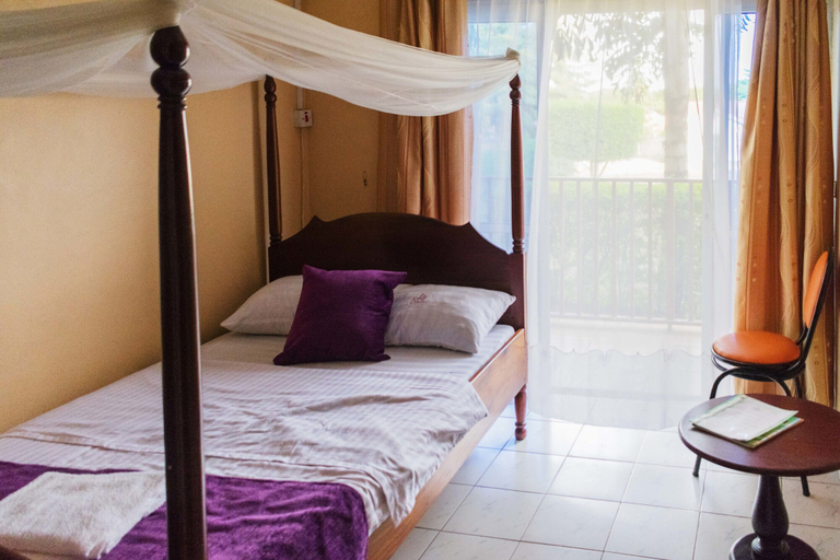 Bedroom 2, Rwenzori International Hotel, Busongora