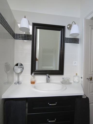 Bathroom 5, B&B Le Jardin de Carco, Côte-d'Or