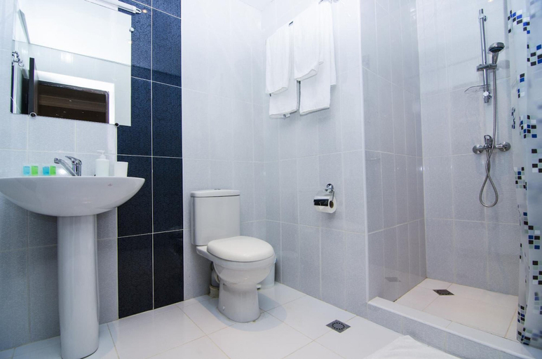 Bathroom 3, City Centre Hotel, Yerevan