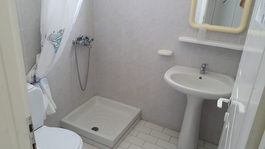Bathroom 5, Kontessa Apartments, South Aegean