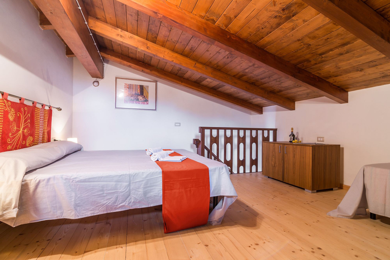 Bedroom 5, AffittaSardegna - Casa Pedra 2, Nuoro