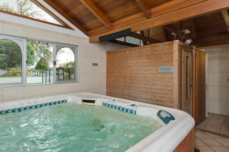Sport & Beauty 2, Scenic Hotel Marlborough, Marlborough