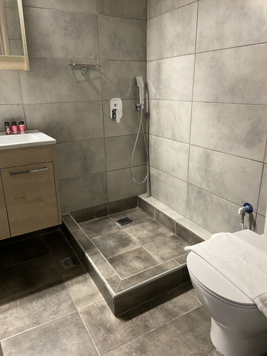 Bathroom 5, Connect Studios & Apartments, Attica