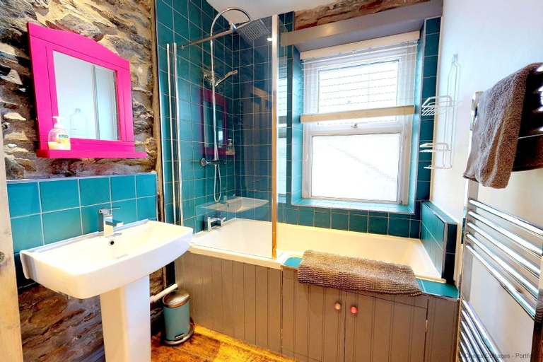 Bathroom 4, Braunton Samphire 2 Bedrooms, Devon