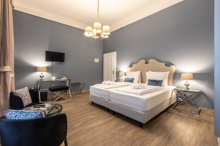 Bedroom 2, Hotel Monopol, Frankfurt am Main