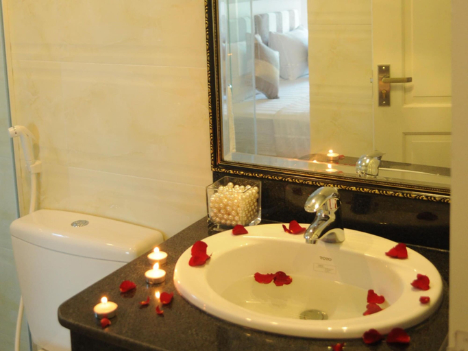 Bathroom 3, Van Nam Hotel, Nha Trang