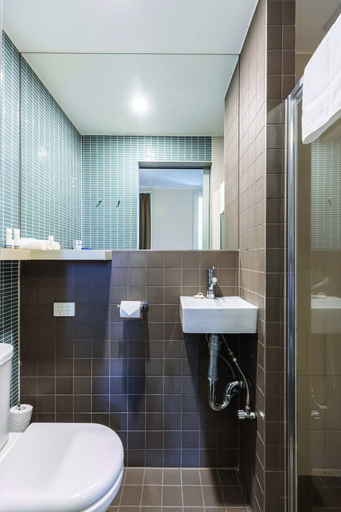 Bathroom 5, Best Western Melbourne City, Melbourne