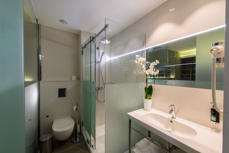 Bathroom 4, Caramel Boutique Hotel, Beirut