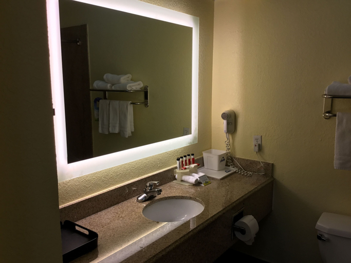 Bathroom 4, Studio 6 Suites – Pasadena, TX, Houston
